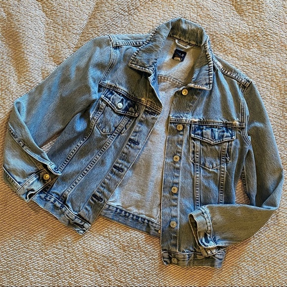 GAP Jackets & Blazers - Vintage Gap jean jacket